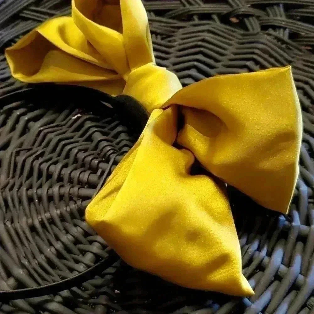 Large  satin bow headband - Picture 4 of 8
